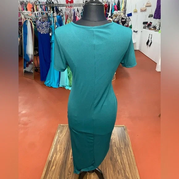 Chic & Elegant Asymmetrical Dress - Picture 2 of 2